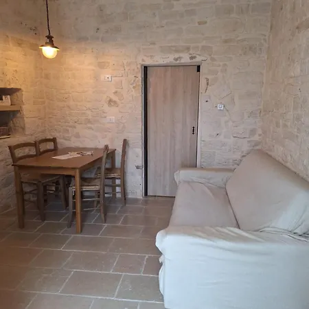 Trulli Pasteur Apartmán *